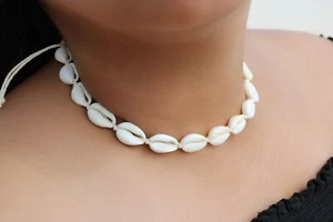 Atemberaubende Cowrie Muschel Halskette - Einheitsgröße für alle - Bild 1 von 2