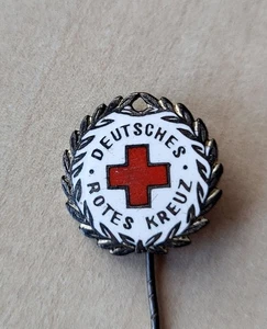 Pin insignia vintage esmaltado Cruz Roja Alemana - Imagen 1 de 2