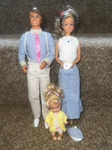 Barbie Heart Family Set Mum Dad Child Bundle - Picture 1 of 4