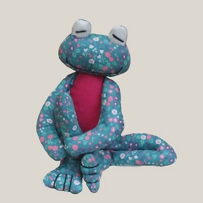 Fritz Frog soft toy sewing pattern by pcbangles.  Perfect for fabric or plush - Image 1 of 4