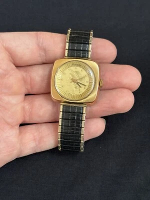 Reloj único estilo moneda libertad vintage Nivada 17 joyas hecho en Suiza - ¡Funciona! Foto 1 de 4