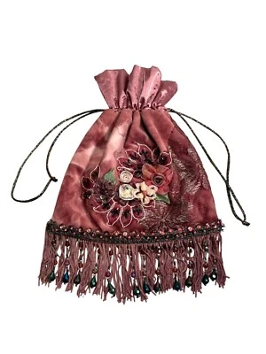 Bolsa de cordão de inspiração vitoriana detalhes florais malva com miçangas franja de lantejoulas - Imagem 1 de 4