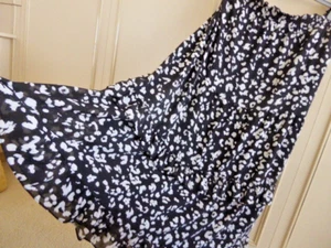 NEW WITH TAGS M&S Collection MIDI TIERED CHIFFON LINED SKIRT BLACK WHITE 24 L37" - Picture 1 of 12
