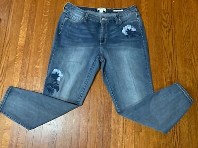 Cartera New Style & Co negra suave imitación cuero asa superior. falta correa larga $49 Foto 1 de 4