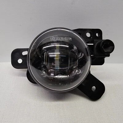 Luz antiniebla LED DRL lado derecho pasajero GMC Sierra 1500 AT4X 2023-2025 FABRICANTE DE EQUIPOS ORIGINALES Foto 1 de 4