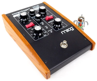 Moog Moogerfooger MF-103 12-Stage Phaser Pedal + Neuwertig + OVP + 1,5J Garantie - Bild 1 von 4