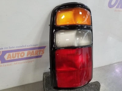 05 2005 GMC YUKON LANTERNA TRASEIRA ESQUERDA DRIVER  - Imagem 1 de 4