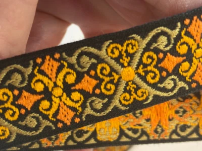 Colorful celtic scroll X trim,  1  inch wide, sold by the yard. - Image 1 of 4