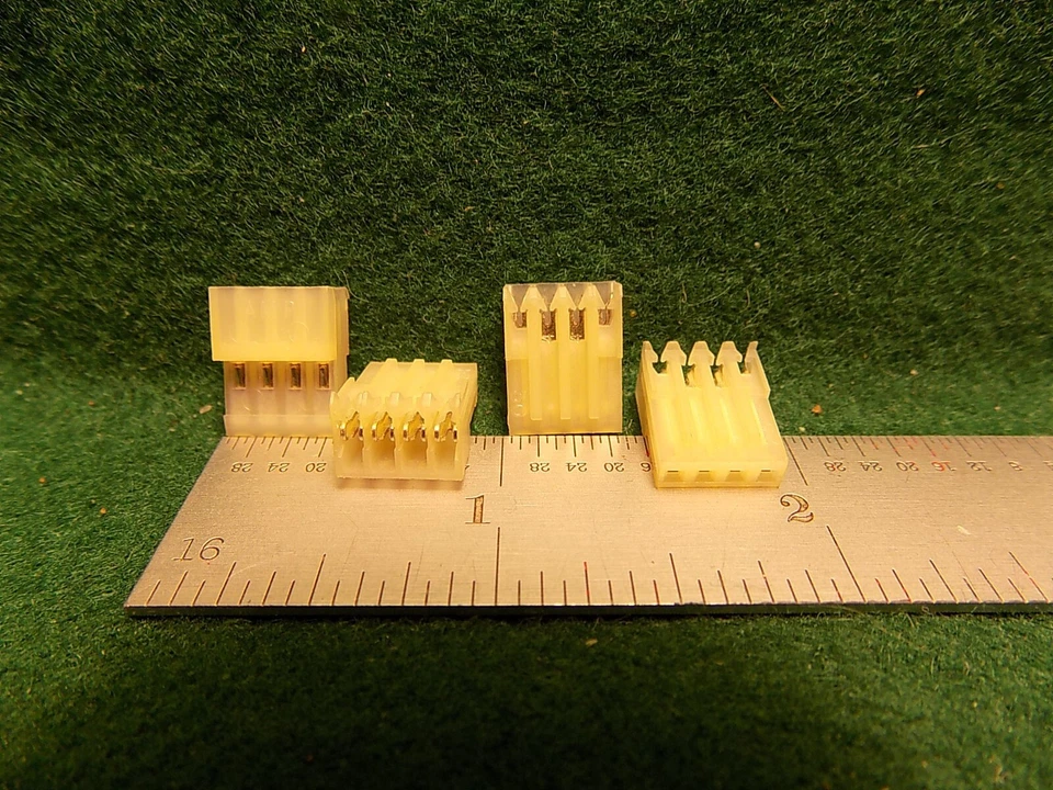 (4) Panduit CF100F22-4-D Header .100 SPACING MAS-CON 22AWG 4 AMP 4 Pole NOS - Image 1 of 1