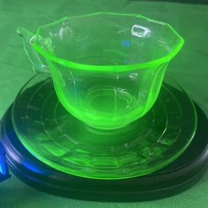 Cambridge Glass DECAGON Green Cup & Saucer Set - Picture 1 of 8
