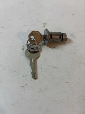 NOS GM IGNITION CYLINDER W/KEY CHEVROLET GMC TRUCK 1953 - 1966 ALL MODELS PANELS - Image 1 of 3