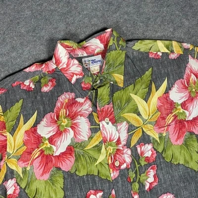 Reyn Spooner Hawaiian Traditionals Mens L Short Sleeve Button Up Aloha Flowers - Image 1 of 4