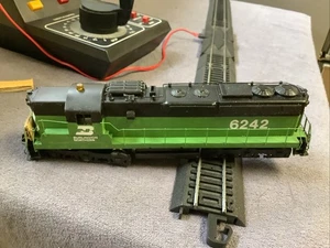 Unknown Ho Scale Diesel Locomotive Burlington Northern 6242 Used  - Picture 1 of 12