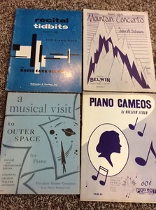 Recital de piano/libros de música en solitario lote de (4) 32 solos Schaum Scher Anthony Glover - Imagen 1 de 3