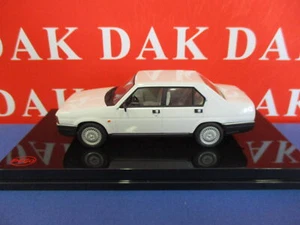 Die cast 1/43 Modellino Auto Alfa Romeo 90 bianca - int bianchi by Pego - Foto 1 di 5