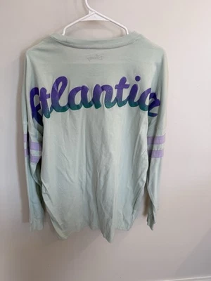 Camiseta Boxlunch Disney La Sirenita Atlántica Hype Azul Ariel Talla M Nueva con Etiquetas Foto 1 de 4