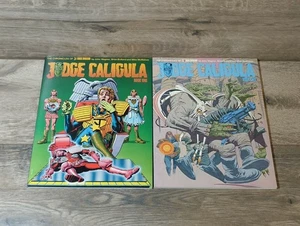 GRAPHIC NOVEL BOOKS #1 #2 CHRONICLES OF JUDGE DREDD JUDGE CALIGULA BOOK SIGNED - Foto 1 di 6