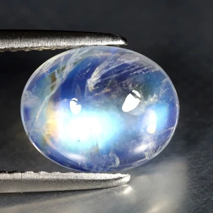 Piedra lunar azul arco iris con forma de cabujón ovalada fenomenal de 2,73 quilates (10 x 8 mm) - Imagen 1 de 1