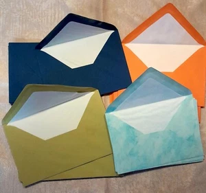 40 Briefumschläge grün, dunkelblau, orange, hellblau gefüttert Kuvert - Bild 1 von 1