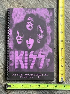 Libro de itinerario KISS Tour 2 Alive Reunion Tour púrpura claro agosto-septiembre vintage beso - Imagen 1 de 5