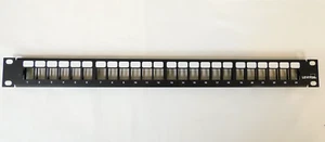 Leviton 24-Port QuickPort Patch Panel 1RU 49255-H24 - EXCELLENT CONDITION - Photo 1/8