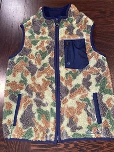 EUC GAP boys kids vest camo Thick Warm  Cozy navy green Size 5 Camouflage - Picture 1 of 6