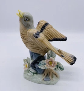 Vintage Ceramic Brown Bird Figurine On Flowered Base Japan Excellent Condition - Picture 1 of 9