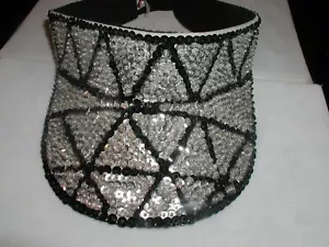 SEQUIN VISOR SILVER WITH BLACK TRIANGLES GOLF GARDEN UNISEX GLITTERING NEW! - Picture 1 of 2