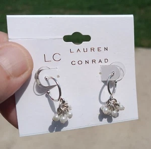 LC Lauren Conrad Kunstperlen Ohrhänger silberfarben NEU - Bild 1 von 2