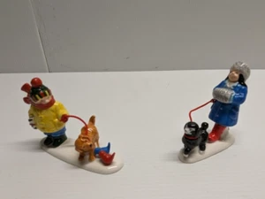 Department 56 Snow Village "Pets On Parade" Set Of 2 Figurines  5472-0  Has Box - Picture 1 of 6