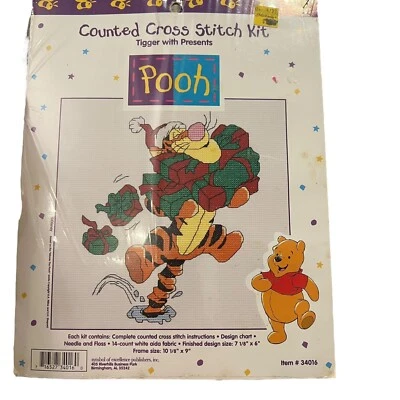 Kit de punto de cruz contado Winnie The Pooh Navidad "Tigger With Presents" 34016 Foto 1 de 4