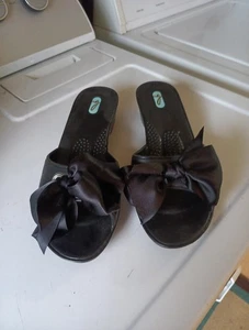 Oka Bee Women's Black Sandals Flats Slip-on Shoes Size 7 Bow - New With Out Box - Picture 1 of 8