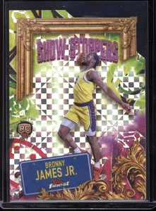 2024-25 Topps Finest Showstoppers Bronny James #S-29 X-Fractor (RC) - Foto 1 di 2