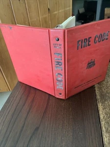 vintage Fire Code Handbook 1975 Philadelphia-DEPT. OF LICENSES & INSPECTIONS - Picture 1 of 10