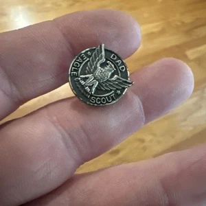 BSA Eagle Scout DAD spilla da bavero / cravatta Tac tono argento - Foto 1 di 7