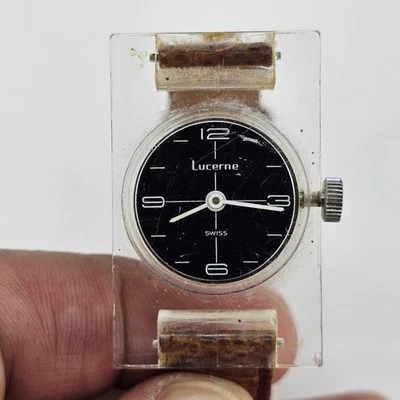 Antigo Relógio Feminino Lucerna 26MM Mostrador Preto Pulseiras de Couro Marrom Até 6,5" FUNCIONANDO - Imagem 1 de 4