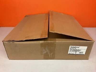 New APC Switched Rack PDU 2U, 30A, 208V AP7911A Power Distribution 16x C13 - Image 1 of 4