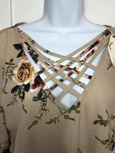 NWT Women’s (M) Entro Floral Taupe Top,Strappy V Neck,Long Flare Sleeves,Keyhole - Picture 1 of 8