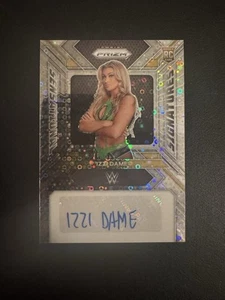 IZZI DAME 2024 Panini Prizm WWE Sensational Signatures Rookie Auto Under Card - Foto 1 di 2