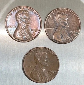 1982 D 3.1 Grams Small Date 3 Coin Lot - Picture 1 of 10