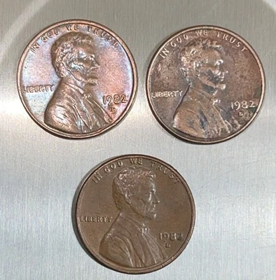 1982 D 3.1 Grams Small Date 3 Coin Lot - Image 1 of 4