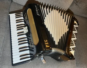 Silvio Soprani Junior Accordion - Picture 1 of 8