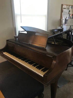 1942 Wurlitzer "Butterfly" Baby Grand Piano 3'6"  (Satin Walnut Finish) - Image 1 of 4