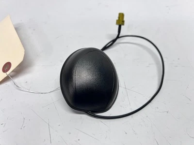 2015 LINCOLN NAVIGATOR ROOF MOUNTED RADIO AUDIO ANTENNA & COVER, OEM LOT3588 - Image 1 of 4