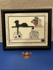 Schwarz gerahmte Katze Kipp Fischglas Kreuzstich Kunst (9x7) Handarbeit/gerahmt - Bild 1 von 5