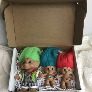 De Colección Años 90 Lote 3: Muñecas Troll Ace Novedad Lucky Gem Vientre Joyado Verde Rojo Azul - Imagen 1 de 8