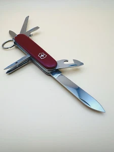 VICTORINOX HIKER Swiss Army Knife Multi Tool 91mm RED ! - Picture 1 of 14