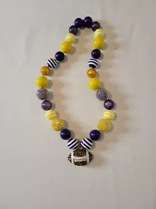 Collar de fútbol americano grueso púrpura y dorado con cuentas gruesas - Imagen 1 de 5