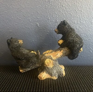 Rustikales Tiermotiv - 2 Schwarzbärenjungen auf Baumstamm Wippe Figur - Bild 1 von 5