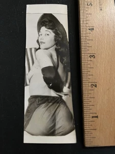50’s Girl Pretty PIN UP Risque Nudes Original B&W Girlie Photo 5x2 Trim 71925 - Picture 1 of 1